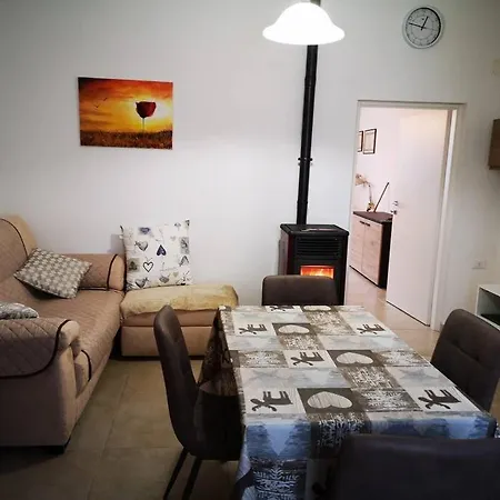 La Casa Vacanze Di Bea Apartment *